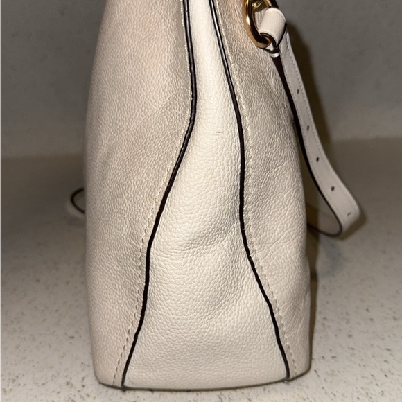 Coach Off-White Leather Shoulder Bag - Picture 6 of 9